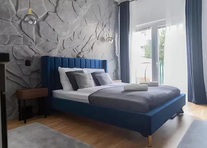 Fast Wifi - 3 Min Walk To Metro - On-Site Parking For 19,90 Eur