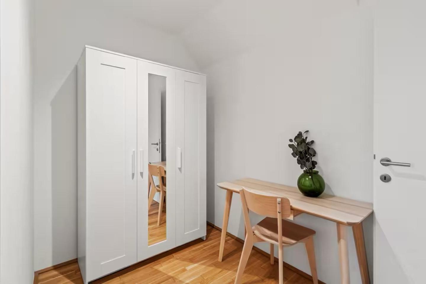 Fast Wifi - 3 Min Walk To Metro - On-site Parking For 19,90 Eur Appartement Wenen