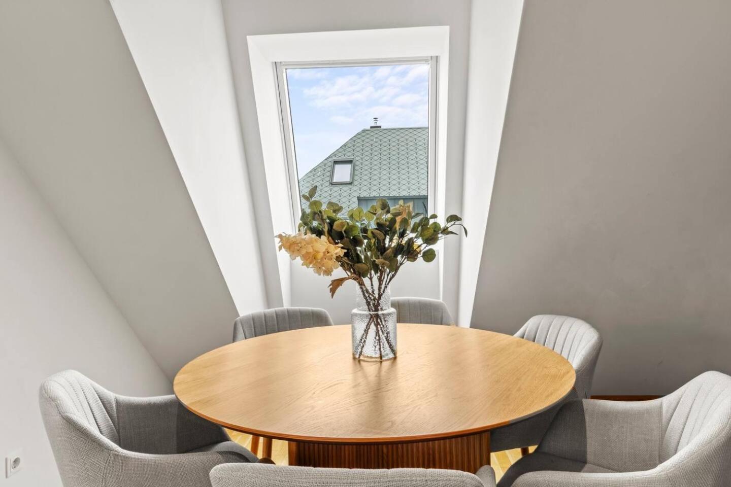 Appartement Fast Wifi - 3 Min Walk To Metro - On-site Parking For 19,90 Eur Wenen