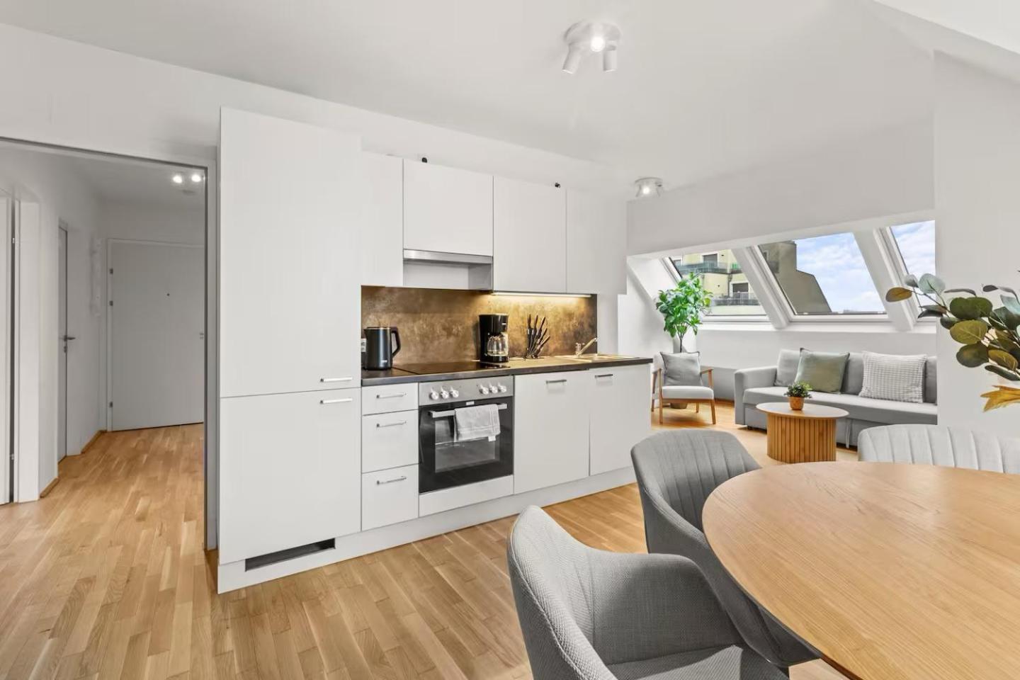Fast Wifi - 3 Min Walk To Metro - On-site Parking For 19,90 Eur