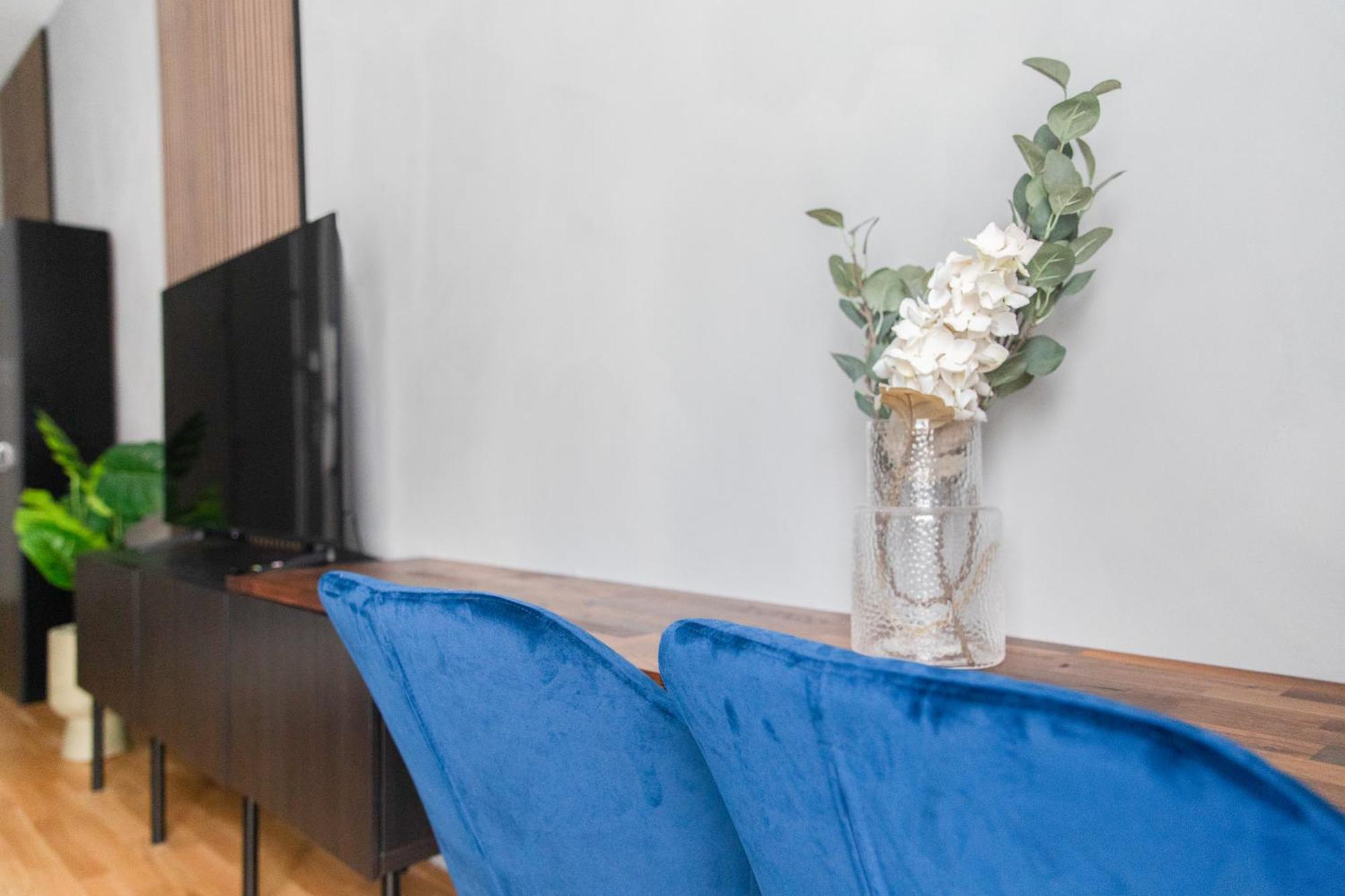Fast Wifi - 3 Min Walk To Metro - On-site Parking For 19,90 Eur