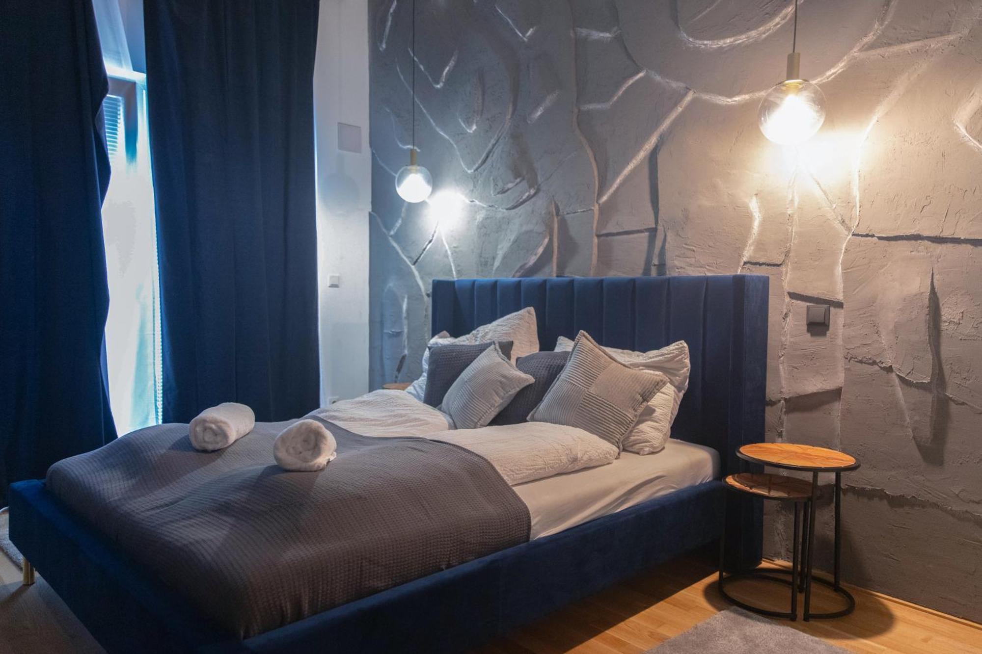 Fast Wifi - 3 Min Walk To Metro - On-site Parking For 19,90 Eur *